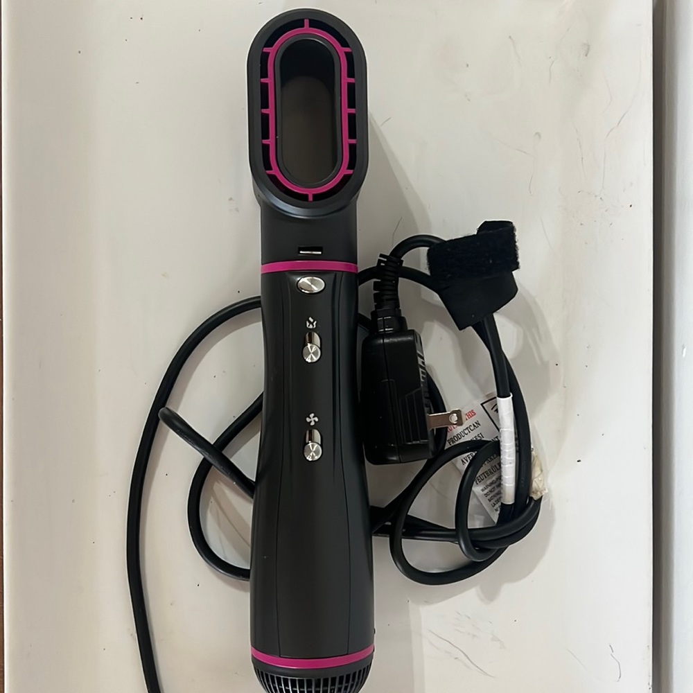 NEW trendy Amazon blow dryer used once**